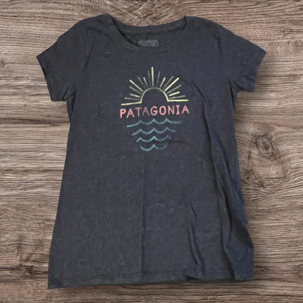 Patagonia Kids Medium (10) Black Sun Waves Graphic T-Shirt
